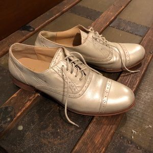 Cole Haan pale gold metallic leather oxfords!!